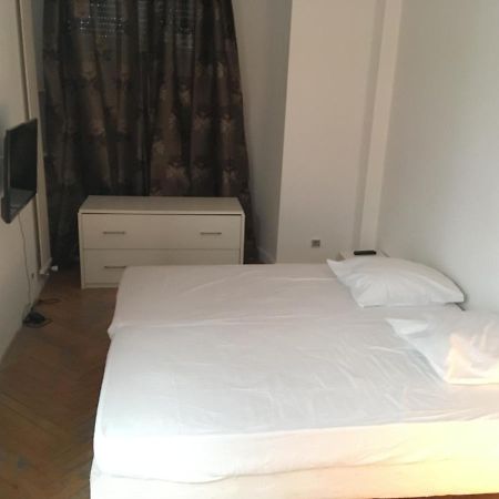Pres De La Plage Ensoleille Apartment Juan-les-Pins Bagian luar foto