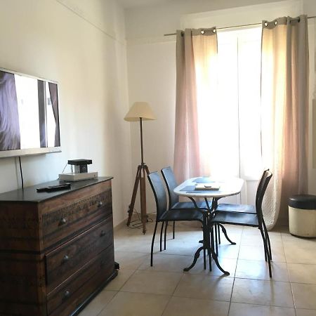 Pres De La Plage Ensoleille Apartment Juan-les-Pins Bagian luar foto