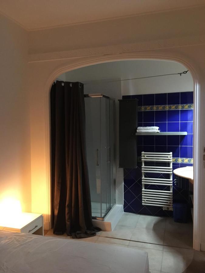 Pres De La Plage Ensoleille Apartment Juan-les-Pins Bagian luar foto